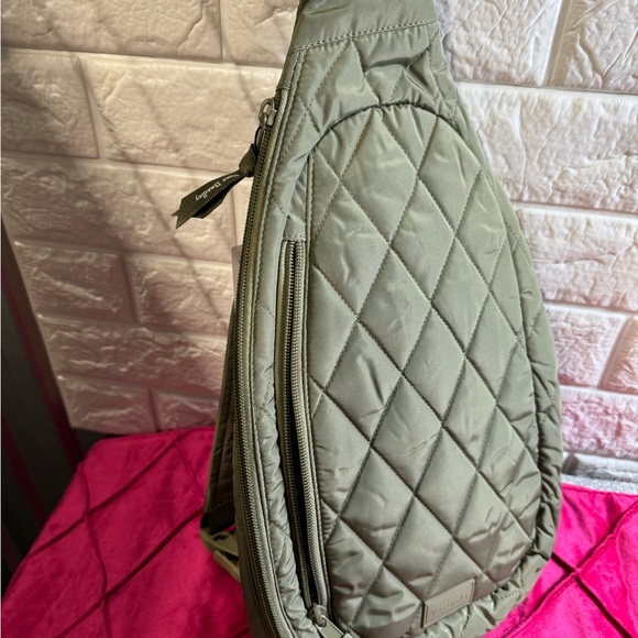 Vera Bradley Mint Green Crossbody bag. - Picture 3 of 8